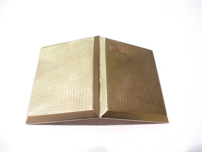 Lot 29 - A 9 carat gold cigarette case