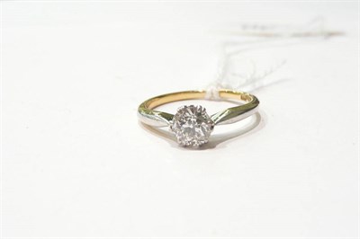 Lot 30 - A diamond solitaire ring