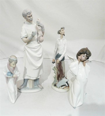 Lot 111 - Four Lladro figures