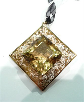 Lot 180 - A citrine pendant