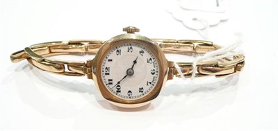 Lot 183 - A lady's 9 carat gold wristwatch