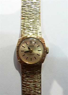 Lot 220 - A lady's 9 carat gold "Uno" wristwatch