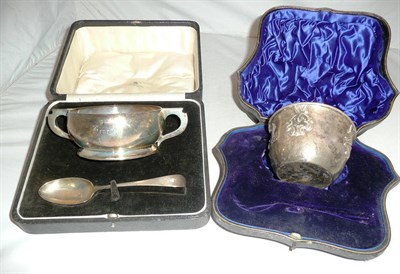 Lot 261 - Silver bowl and a cased silver twin-handled bowl and spoon