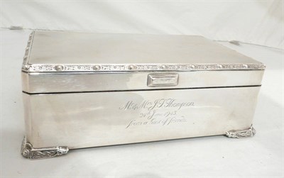 Lot 264 - Silver table cigarette box with engine turned decorated lid