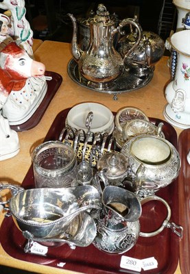 Lot 280 - A quantity of silver plated items