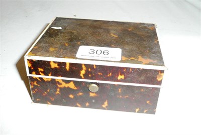 Lot 306 - Small tortoiseshell box