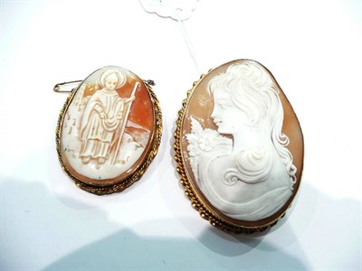 Lot 424 - Two 9 carat gold-framed shell cameo brooches