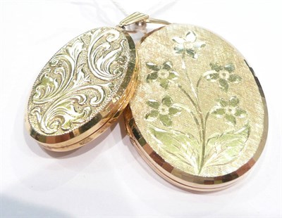 Lot 433 - Two 9 carat gold lockets