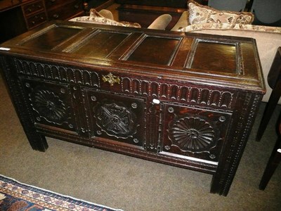 Lot 626 - Oak coffer