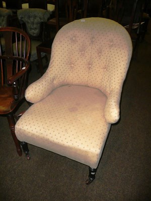 Lot 637 - Button-back armchair