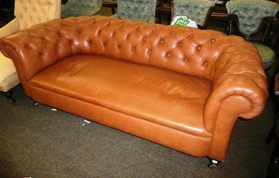 Lot 639 - Victorian Chesterfield settee