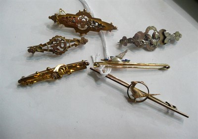 Lot 103 - A pheasant bar brooch, a flying duck bar brooch, four Victorian bar brooches (one silver) (6)