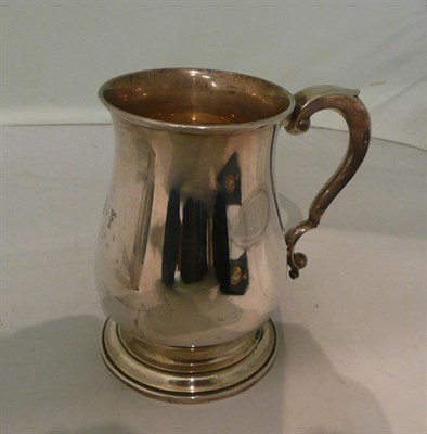 Lot 131 - A silver tankard, 11.14 oz