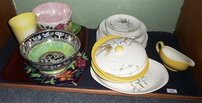 Lot 160 - Quantity of 1930's and later china including Maling on a shelf