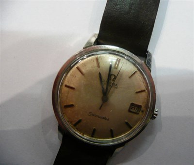 Lot 236 - A gents steel wristwatch signed 'Omega'