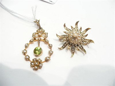 Lot 289 - An Edwardian peridot and seed pearl pendant and a seed pearl set brooch/pendant stamped '14K'