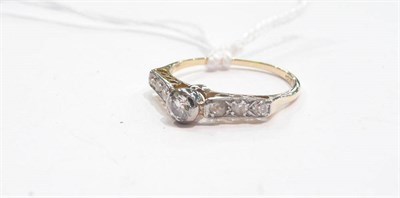 Lot 290 - A diamond ring in a bridge style setting