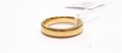 Lot 294 - A 22 carat gold band ring