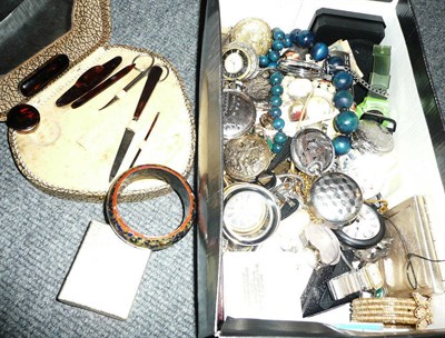 Lot 340 - Box of costume jewellery