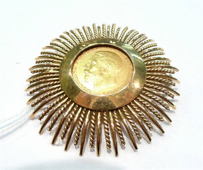 Lot 426 - A brooch mounted with a half sovereign dated 1912