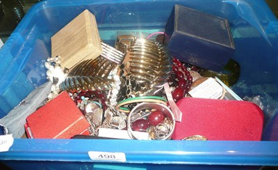 Lot 498 - Large quantity of costume jewellery