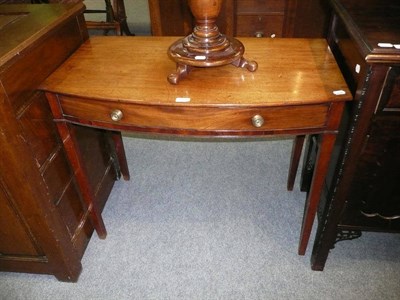 Lot 560 - 19th century mahogany single drawer side table