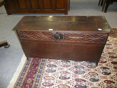 Lot 563 - 18th century six plank chest