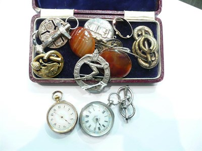 Lot 72 - Victorian silver and agate brooches, watches, etc