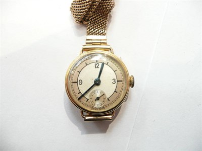 Lot 201 - A 9ct lady's watch