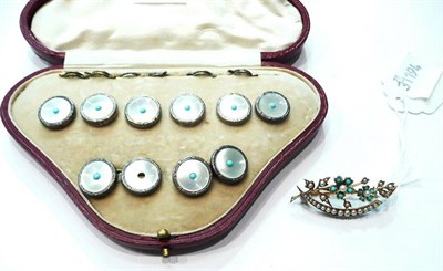 Lot 209 - A turquoise and pearl brooch and a set of mother of pearl and turquoise studs