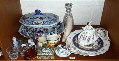 Lot 263 - Shelf of decorative ceramics and glass