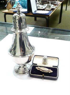 Lot 359 - Silver sifter, silver thimble, and gold brooch, cased