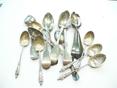 Lot 376 - Three sets of silver coffee/tea spoons