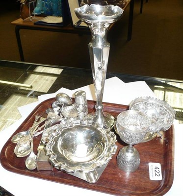 Lot 422 - A small quantity of silver including trinket boxes, thimbles, spoons, vase, tazza and foreign white