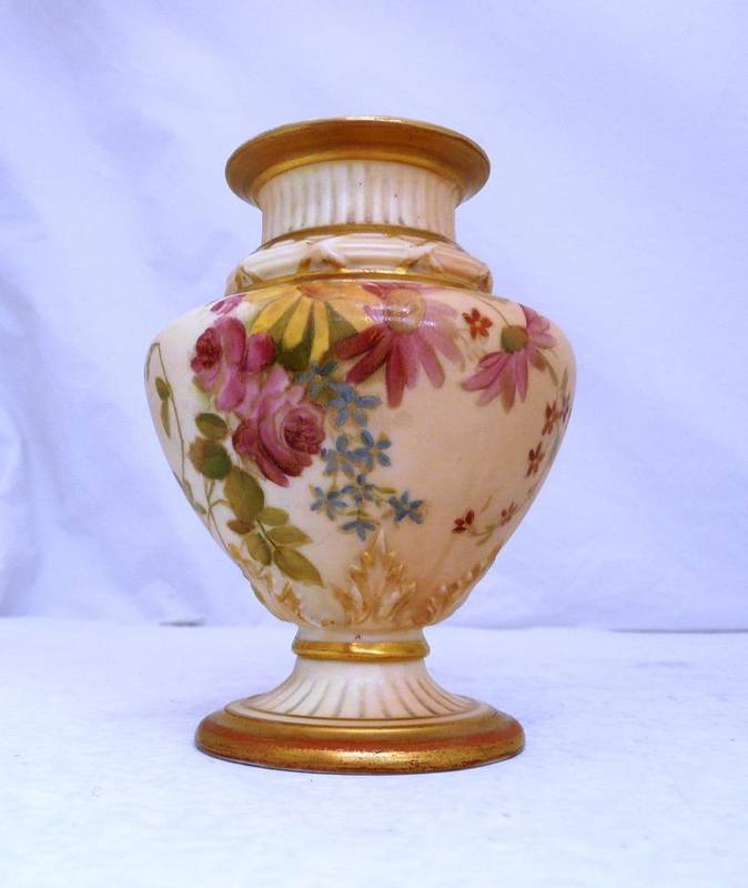 Lot 432 - A small Royal Worcester vase