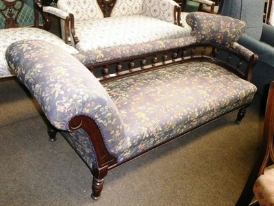 Lot 689 - Chaise longue