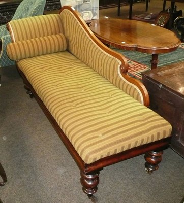 Lot 695 - Victorian chaise longue