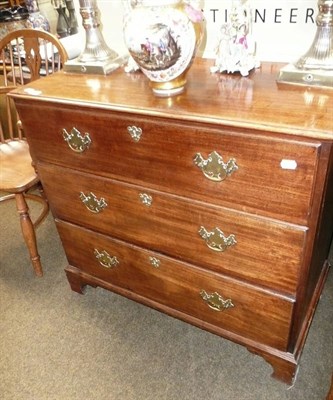 Lot 779 - Mahogany chest of drawers