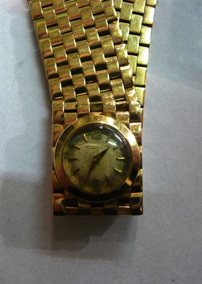 Lot 93 - A lady's 9 carat gold Jaeger-le-Coultre wristwatch