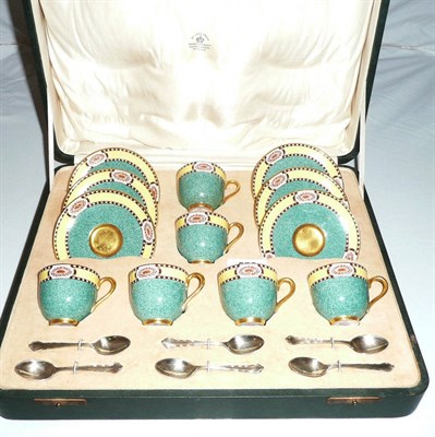 Lot 278 - Cased Worcester six piece coffee set