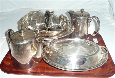 Lot 445 - Quantity plate including teapot, water jug, two baskets, sugar, milk jug, entree dish