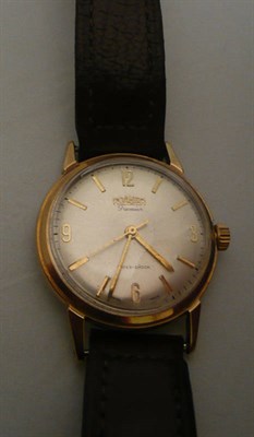 Lot 510 - A 9ct gold gentleman's wristwatch