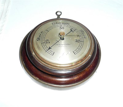 Lot 546 - Small barometer