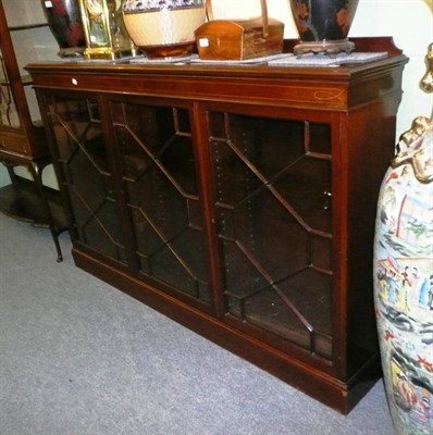 Lot 651 - Glazed mahogany bookcase