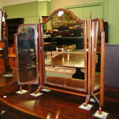 Lot 684 - A triptych dressing table mirror