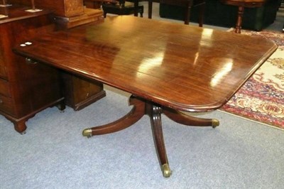 Lot 687 - Mahogany breakfast table