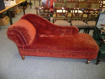 Lot 714 - Victorian chaise longue