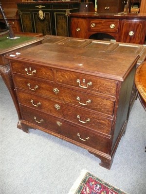 Lot 735 - Oak chest of drawers