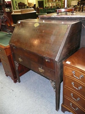 Lot 755 - Georgian bureau