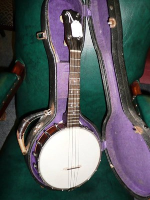 Lot 600A - Maybell ukelele bajo, cased